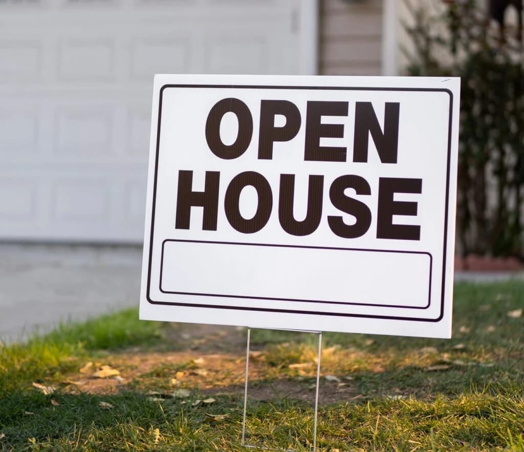 Do Real Estate Yard Signs Still Work in 2025?